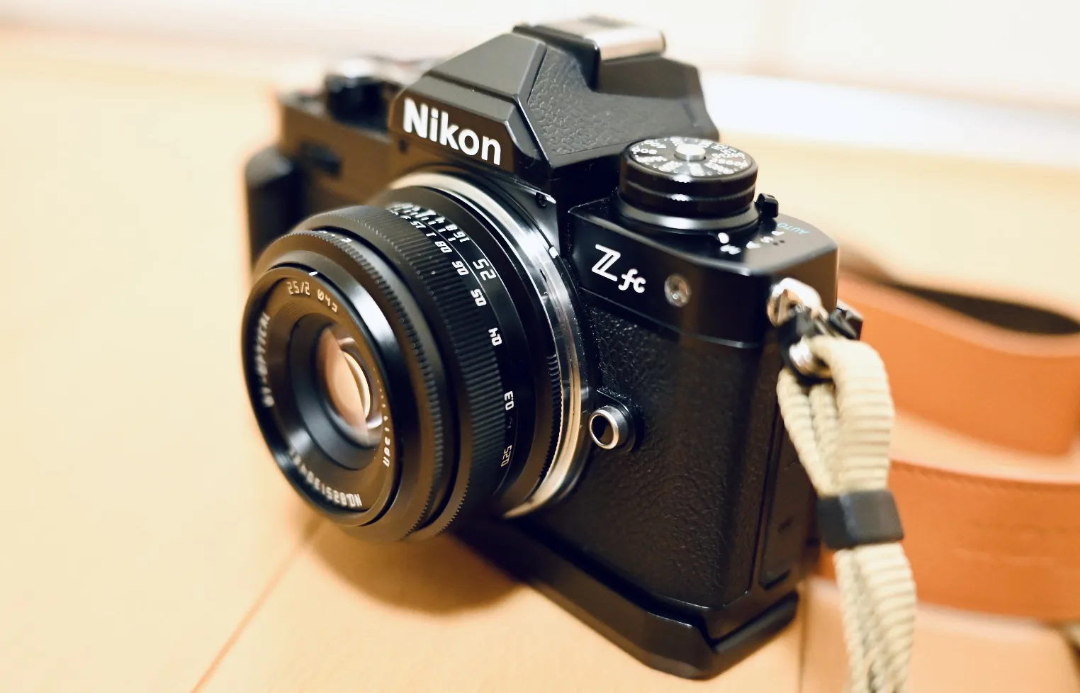 【銘匠光学 TTArtisan 25mm F2 C】レビュー：Nikon Zfcと相性ピッタリの明るいコンパクトマニュアルレンズ