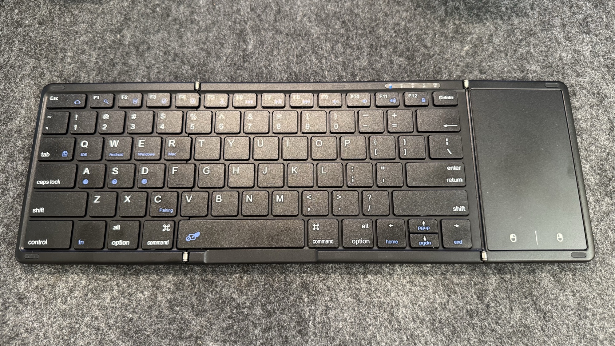 【Omikamo 折りたたみ式Bluetoothタッチパッド付きキーボード】レビュー：マルチデバイス対応で快適タイピング、Fire TVの文字入力にも便利