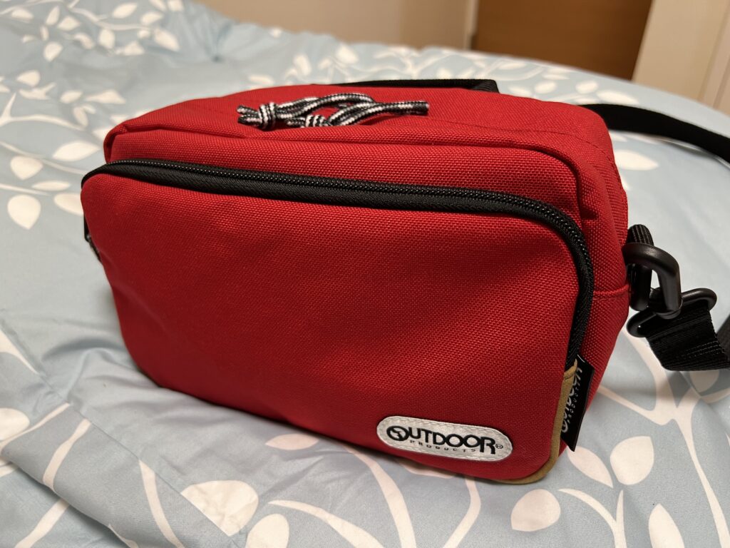 【OUTDOOR PRODUCTS】カメラショルダーバッグ03 2.5Lを買ってみた。普段使いにもいいかも