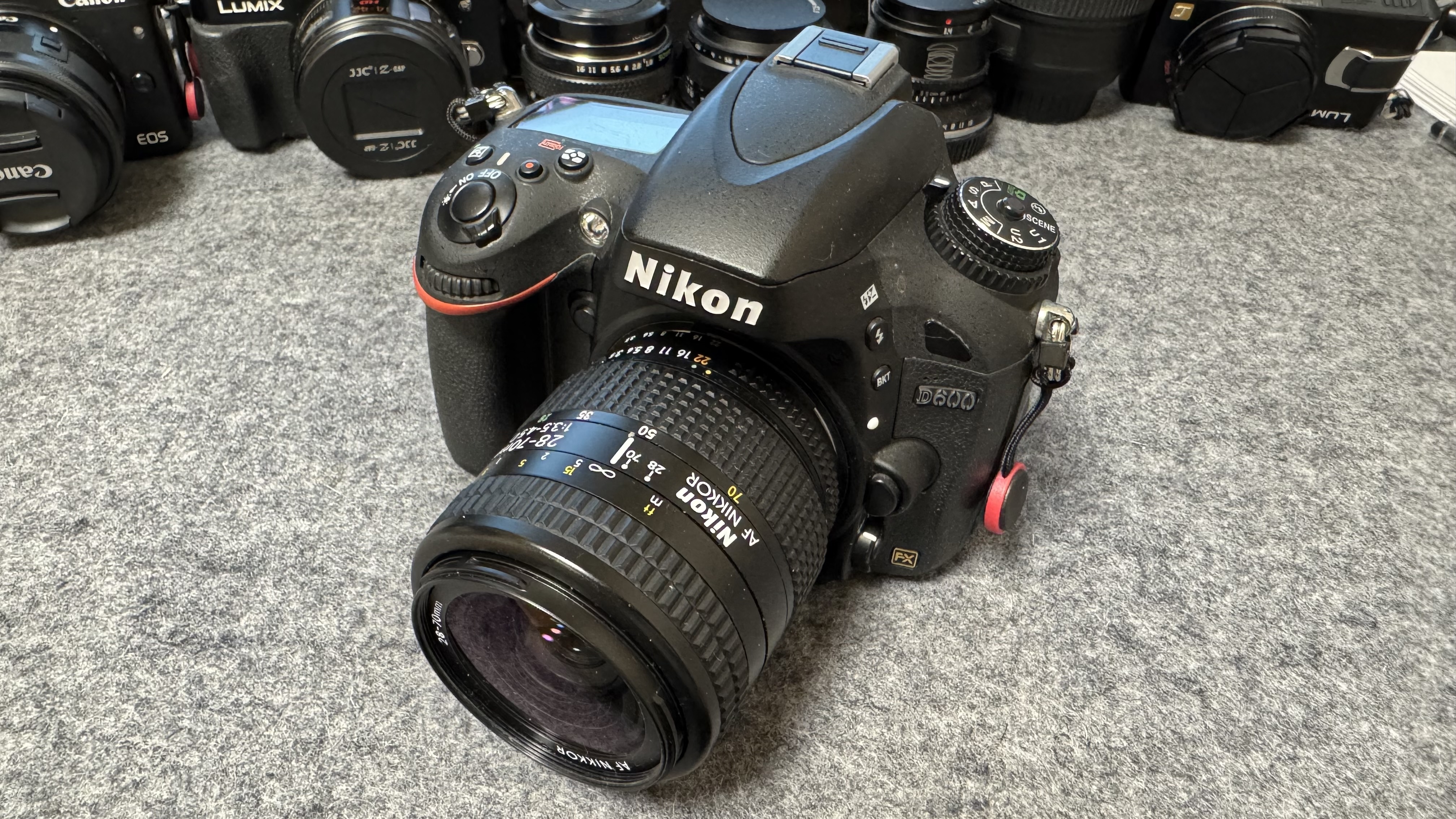 【カメラレンズ】レビュー：「Nikon Ai AF Zoom Nikkor 28-70mm F3.5-4.5D」を手頃な価格とオートフォーカスでクラシックなデザインを「Nikon D600」で楽しむ
