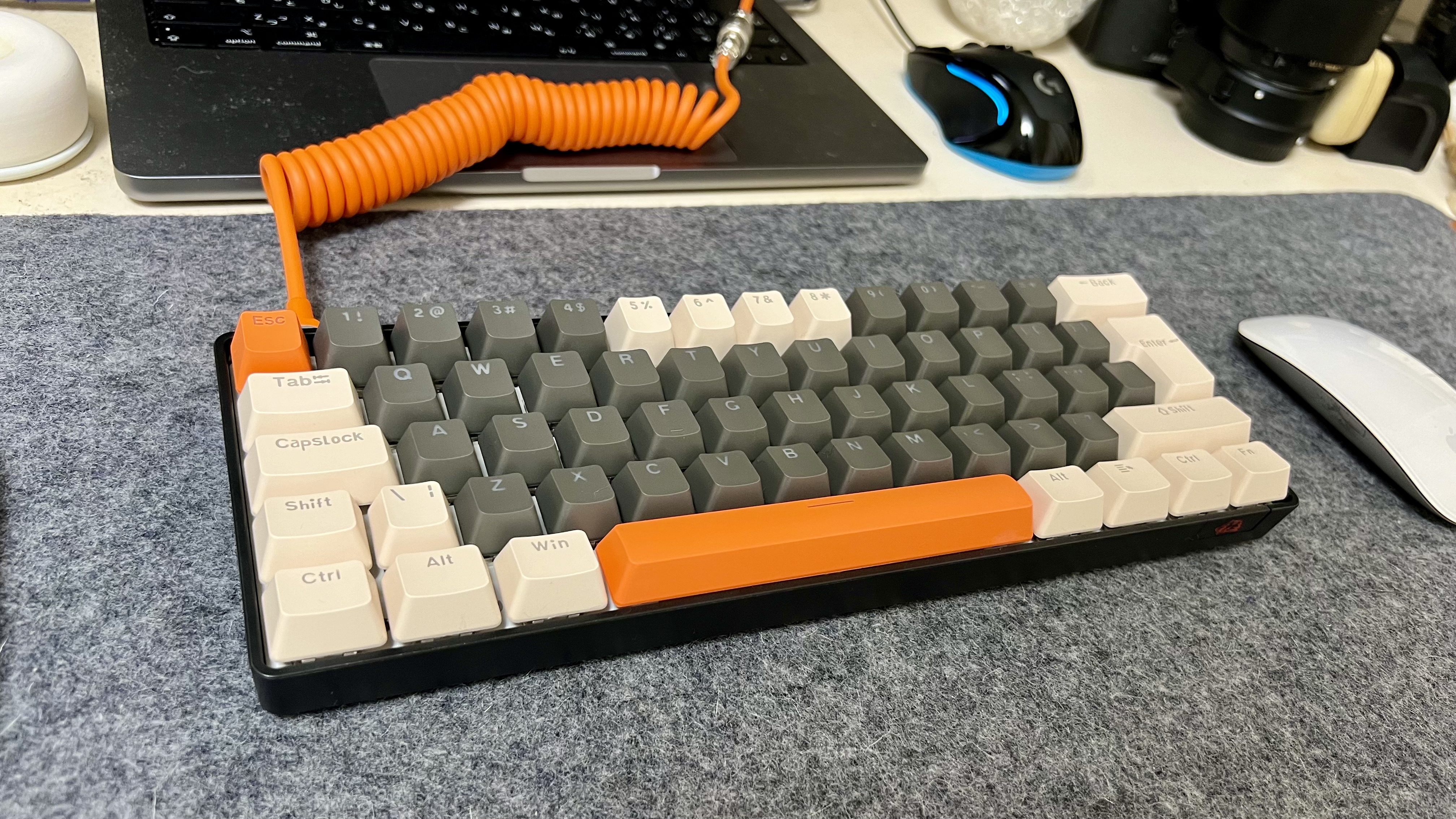【ZIYOULANG T60】60％小型、62キー、UK配列のメカニカル式ゲーミングキーボード（コイルケーブル付き）のレビュー