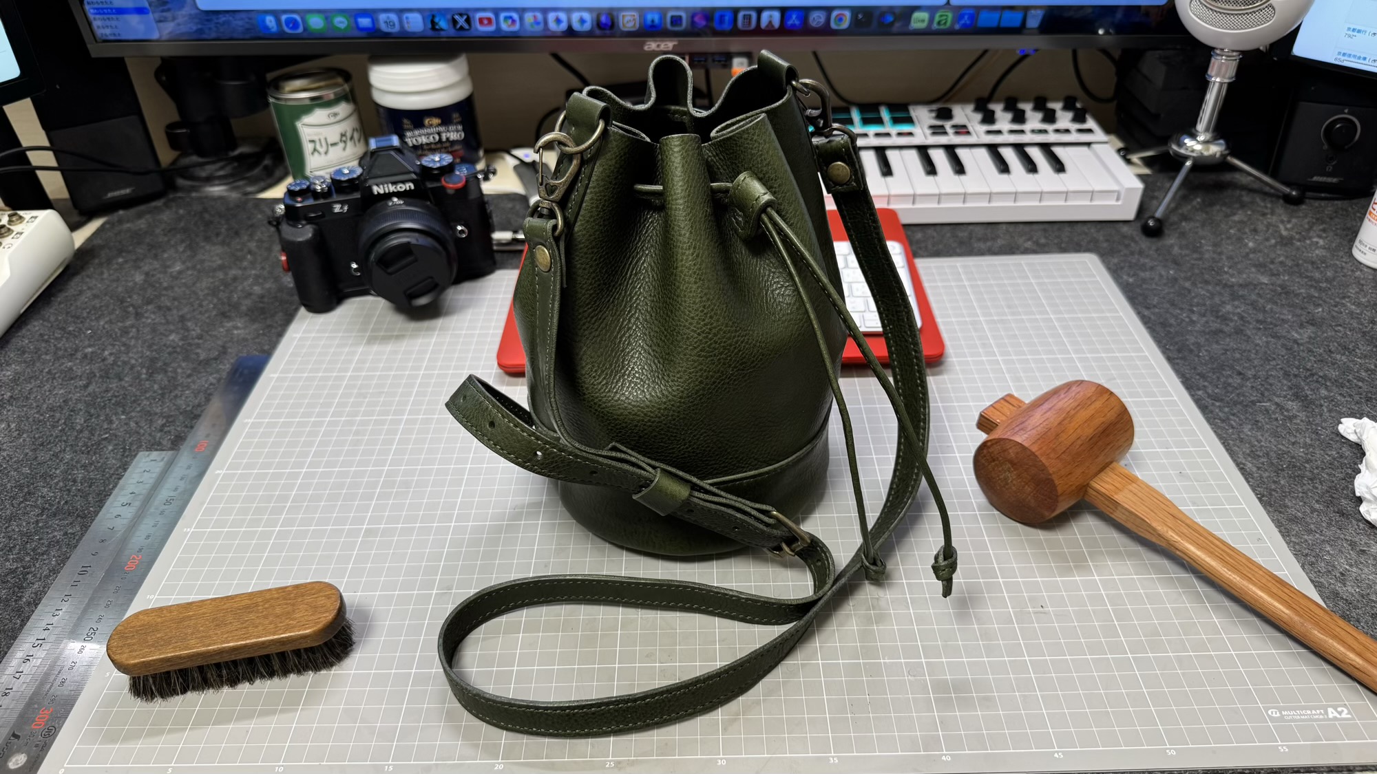 革しごと日記 23｜リネア ヴァスカ ボックスで巾着ショルダーバッグ制作とAKAI MPK mini Ⅳ