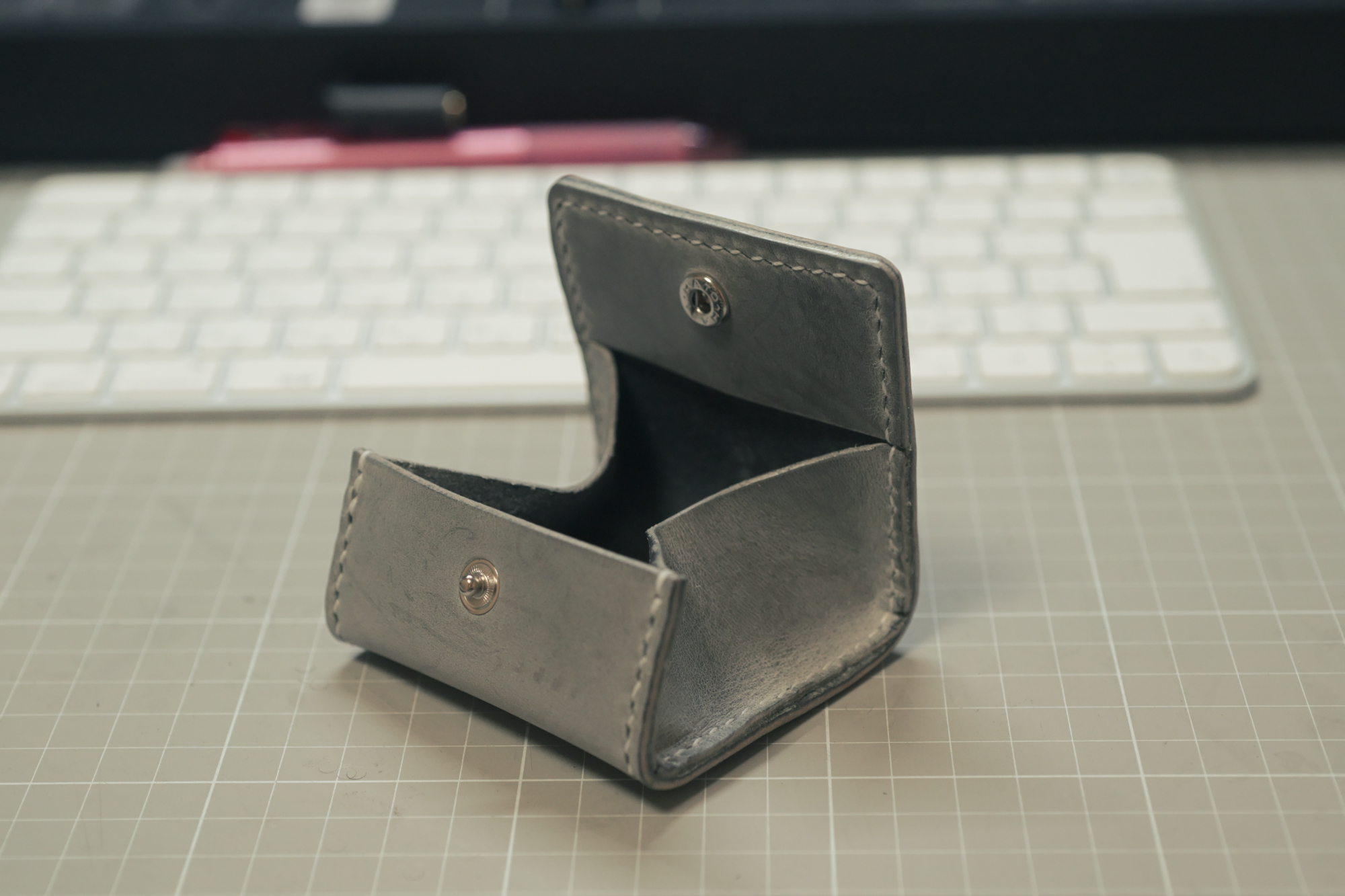 革しごと日記 22｜シビラ リスシオのチェネレでコインケース制作とUSB Cマグネットアダプタ