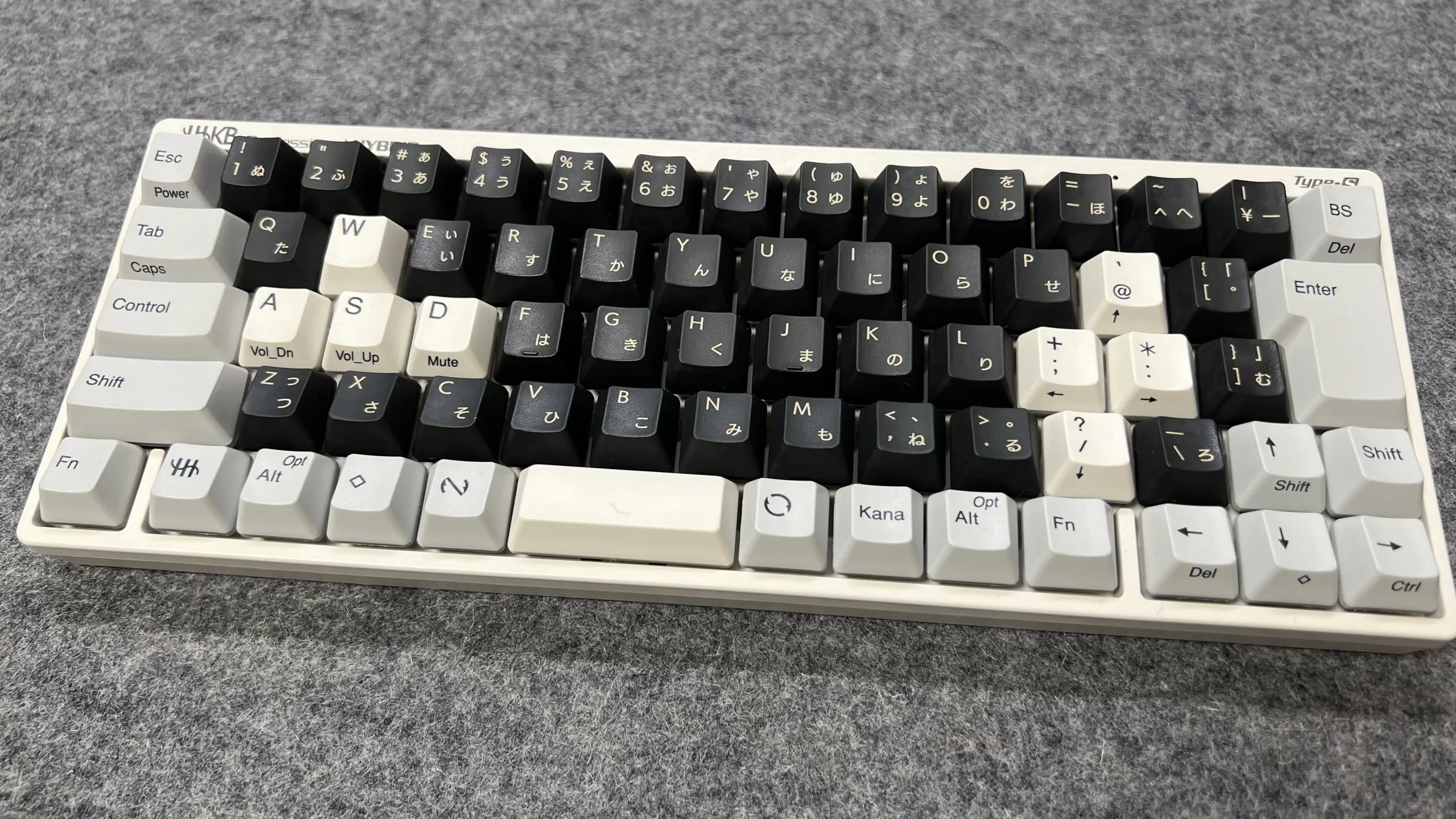 【HHKB Professional HYBRID Type-S 白】レビュー：最高の打鍵感と機能性をもった高性能６０％キーボード