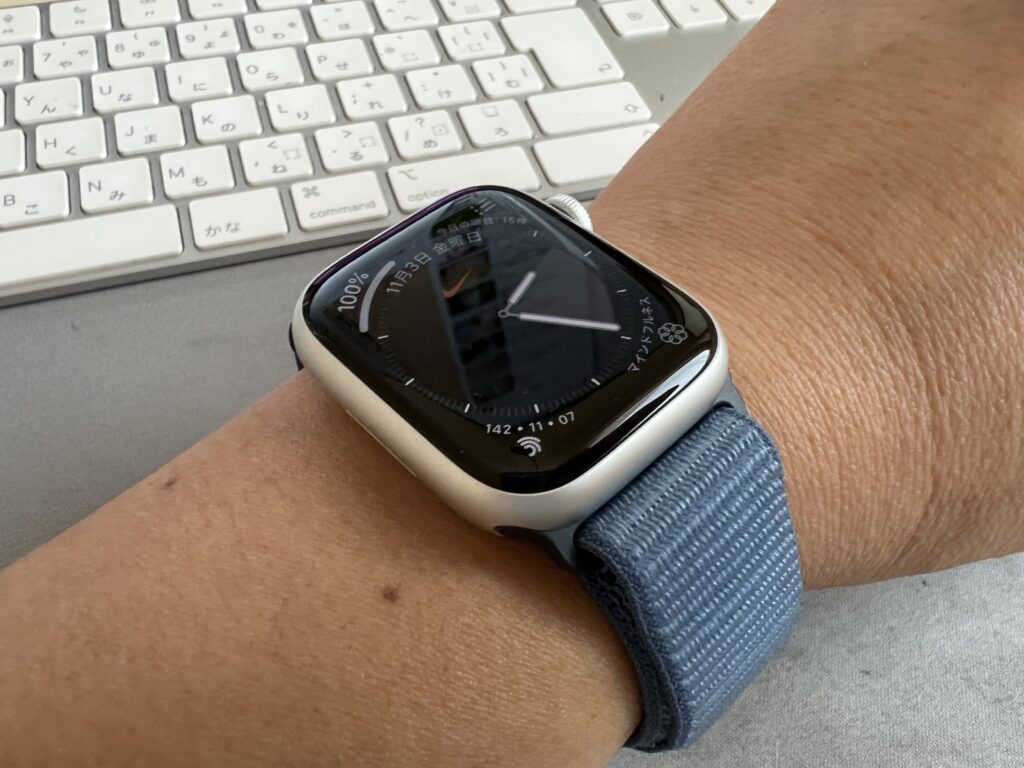 【Apple Watch】純正 41mmケース用ウインターブルースポーツループを買ってみた